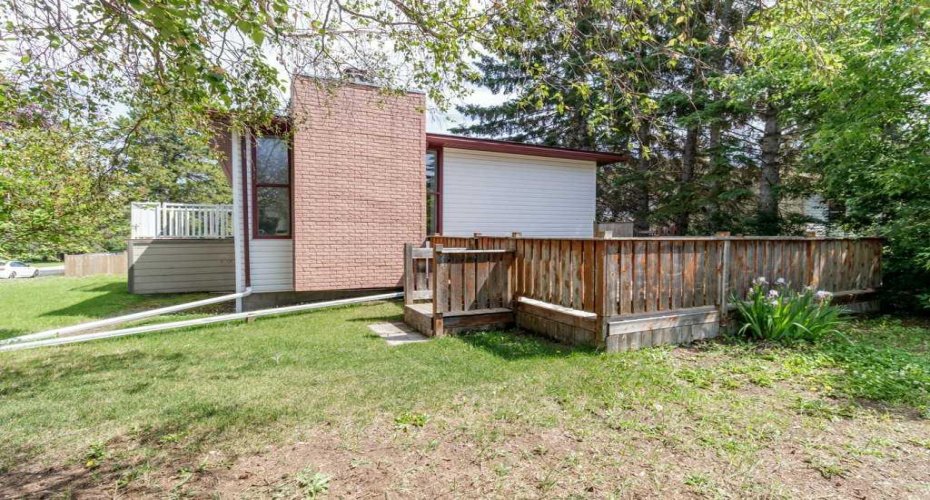 4719 46 Avenue, Sylvan Lake, Alberta T4S 1L4, 4 Bedroom Bedrooms, 0 ,2 BathroomBathrooms,Residential,For Sale,46,0,A2328135