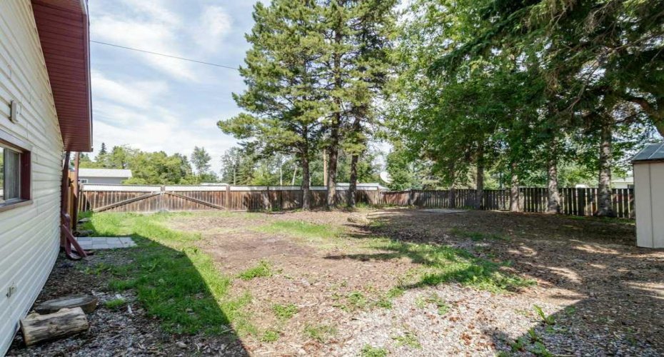 4719 46 Avenue, Sylvan Lake, Alberta T4S 1L4, 4 Bedroom Bedrooms, 0 ,2 BathroomBathrooms,Residential,For Sale,46,0,A2328135