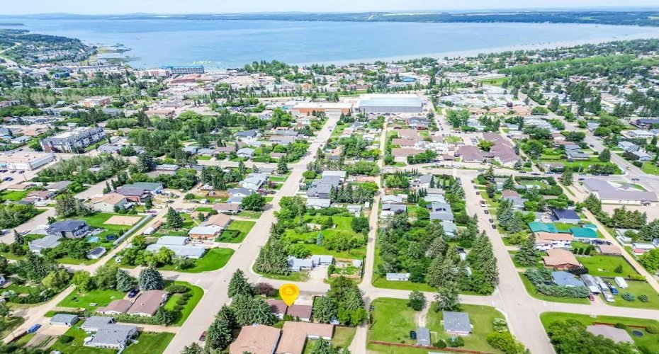 4719 46 Avenue, Sylvan Lake, Alberta T4S 1L4, 4 Bedroom Bedrooms, 0 ,2 BathroomBathrooms,Residential,For Sale,46,0,A2328135