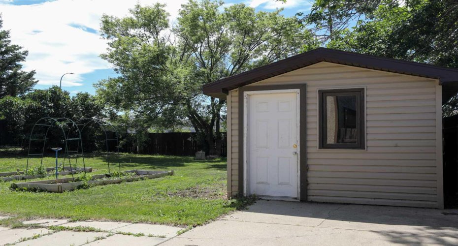 41 Rutgers Crescent, Lethbridge, Alberta T1K 4S8, 5 Bedroom Bedrooms, 0 ,3 BathroomBathrooms,Residential,For Sale,Rutgers,0,A2328139