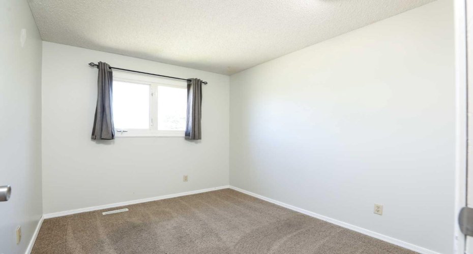 41 Rutgers Crescent, Lethbridge, Alberta T1K 4S8, 5 Bedroom Bedrooms, 0 ,3 BathroomBathrooms,Residential,For Sale,Rutgers,0,A2328139