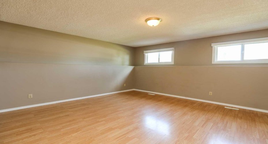 41 Rutgers Crescent, Lethbridge, Alberta T1K 4S8, 5 Bedroom Bedrooms, 0 ,3 BathroomBathrooms,Residential,For Sale,Rutgers,0,A2328139