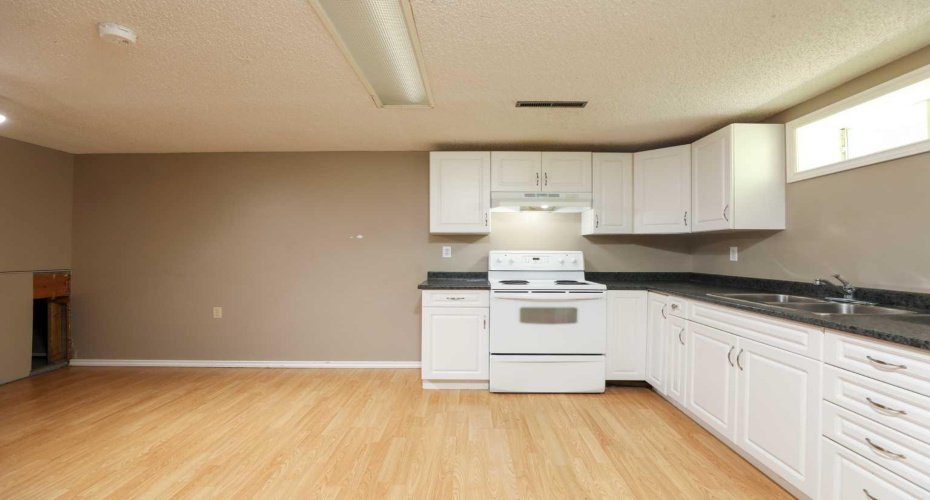 41 Rutgers Crescent, Lethbridge, Alberta T1K 4S8, 5 Bedroom Bedrooms, 0 ,3 BathroomBathrooms,Residential,For Sale,Rutgers,0,A2328139