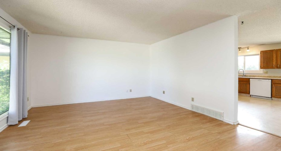 41 Rutgers Crescent, Lethbridge, Alberta T1K 4S8, 5 Bedroom Bedrooms, 0 ,3 BathroomBathrooms,Residential,For Sale,Rutgers,0,A2328139