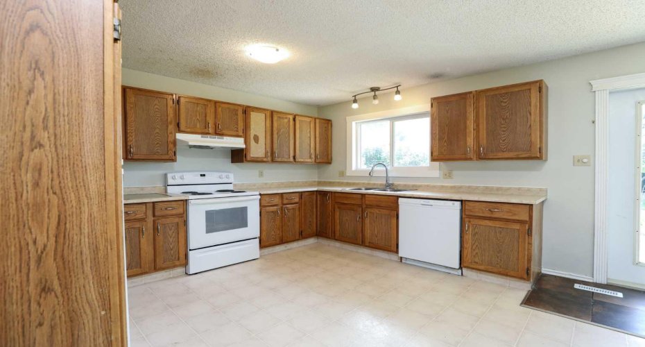 41 Rutgers Crescent, Lethbridge, Alberta T1K 4S8, 5 Bedroom Bedrooms, 0 ,3 BathroomBathrooms,Residential,For Sale,Rutgers,0,A2328139