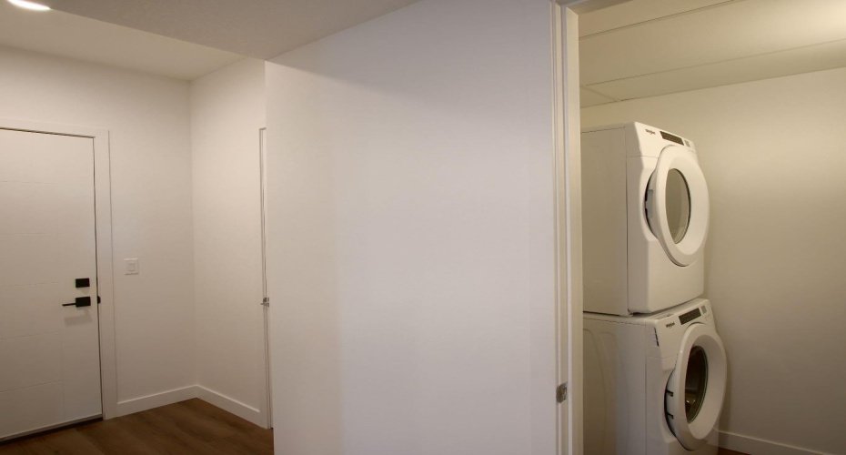 Laundry room beside Entrance