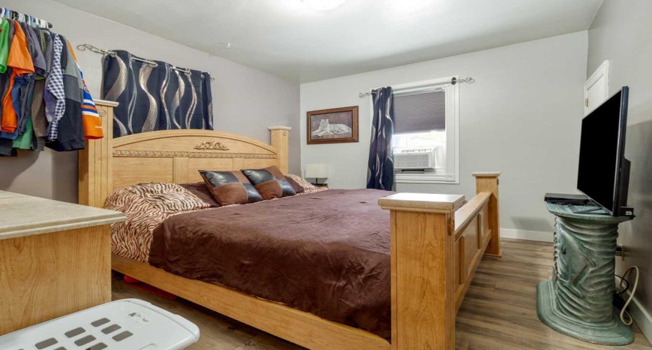 239 19 Street, Lethbridge, Alberta T1H 3J9, 3 Bedroom Bedrooms, 0 ,2 BathroomBathrooms,Residential,For Sale,19,0,A2328149