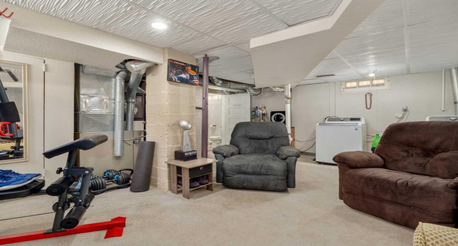 239 19 Street, Lethbridge, Alberta T1H 3J9, 3 Bedroom Bedrooms, 0 ,2 BathroomBathrooms,Residential,For Sale,19,0,A2328149