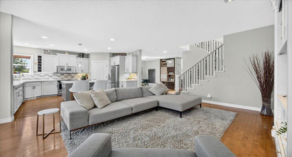 13 Covepark Bay, Calgary, Alberta T3K 6K8, 4 Bedroom Bedrooms, 0 ,4 BathroomBathrooms,Residential,For Sale,Covepark,0,A2328157