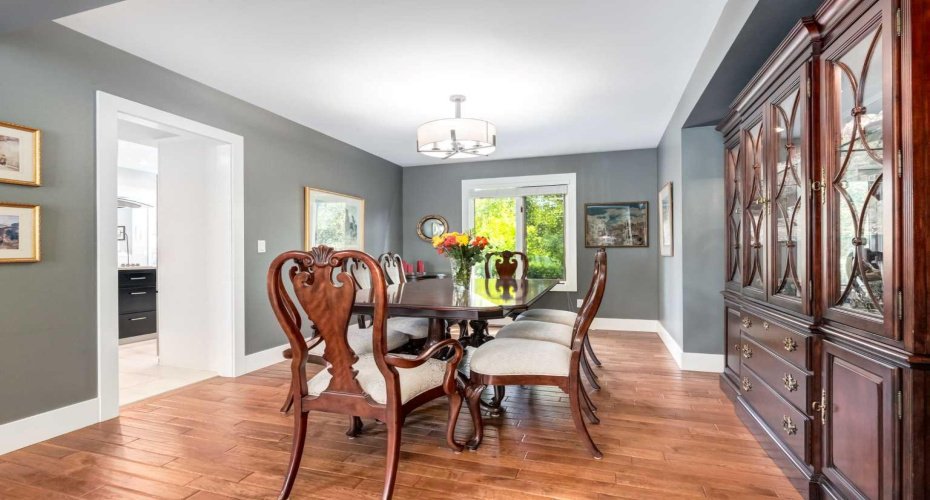 367 Woodbriar Circle, Calgary, Alberta T2W 6A4, 4 Bedroom Bedrooms, 0 ,4 BathroomBathrooms,Residential,For Sale,Woodbriar,0,A2328159