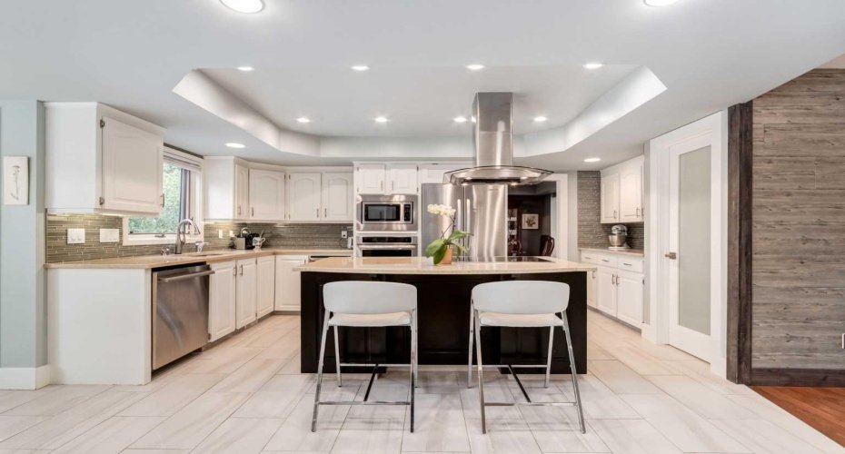 367 Woodbriar Circle, Calgary, Alberta T2W 6A4, 4 Bedroom Bedrooms, 0 ,4 BathroomBathrooms,Residential,For Sale,Woodbriar,0,A2328159