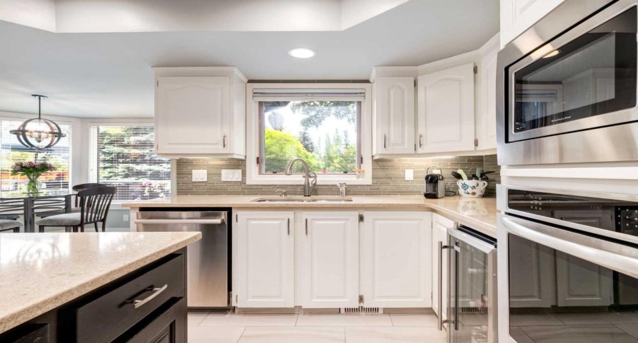 367 Woodbriar Circle, Calgary, Alberta T2W 6A4, 4 Bedroom Bedrooms, 0 ,4 BathroomBathrooms,Residential,For Sale,Woodbriar,0,A2328159