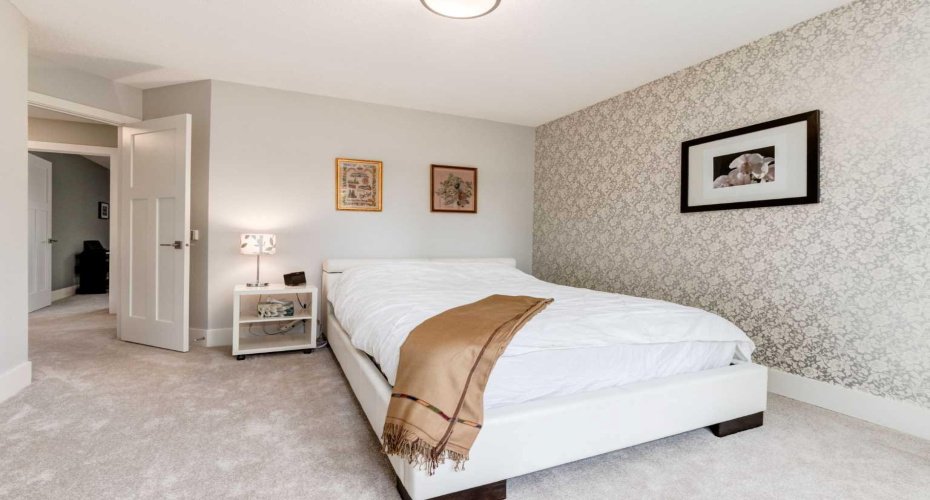 367 Woodbriar Circle, Calgary, Alberta T2W 6A4, 4 Bedroom Bedrooms, 0 ,4 BathroomBathrooms,Residential,For Sale,Woodbriar,0,A2328159