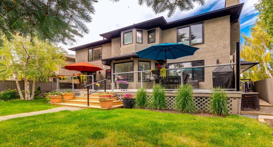 367 Woodbriar Circle, Calgary, Alberta T2W 6A4, 4 Bedroom Bedrooms, 0 ,4 BathroomBathrooms,Residential,For Sale,Woodbriar,0,A2328159