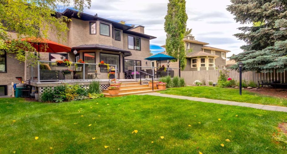 367 Woodbriar Circle, Calgary, Alberta T2W 6A4, 4 Bedroom Bedrooms, 0 ,4 BathroomBathrooms,Residential,For Sale,Woodbriar,0,A2328159