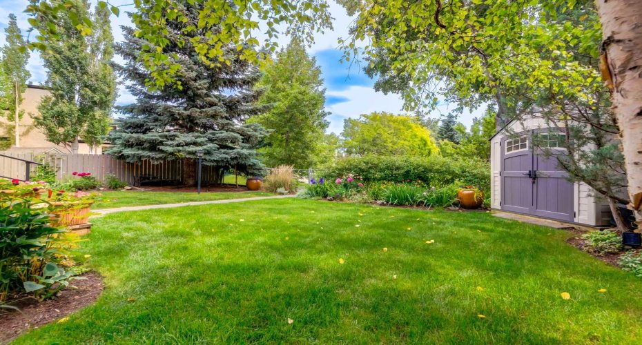 367 Woodbriar Circle, Calgary, Alberta T2W 6A4, 4 Bedroom Bedrooms, 0 ,4 BathroomBathrooms,Residential,For Sale,Woodbriar,0,A2328159