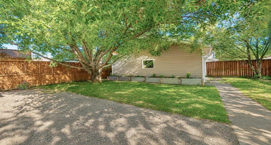 8902 60A Avenue, Grande Prairie, Alberta T8W 2P3, 3 Bedroom Bedrooms, 0 ,4 BathroomBathrooms,Residential,For Sale,60A,0,A2328188