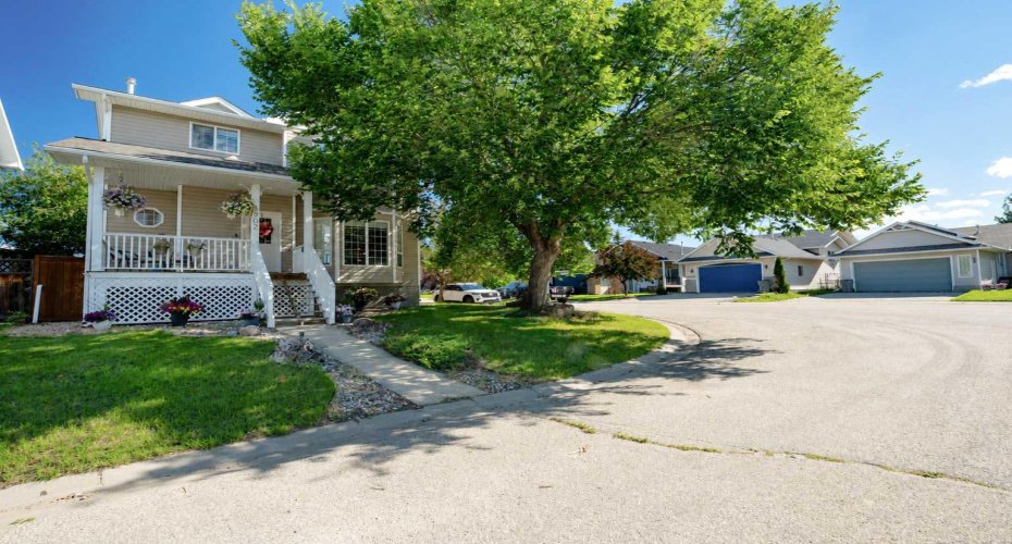 8902 60A Avenue, Grande Prairie, Alberta T8W 2P3, 3 Bedroom Bedrooms, 0 ,4 BathroomBathrooms,Residential,For Sale,60A,0,A2328188