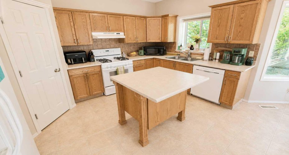 8902 60A Avenue, Grande Prairie, Alberta T8W 2P3, 3 Bedroom Bedrooms, 0 ,4 BathroomBathrooms,Residential,For Sale,60A,0,A2328188