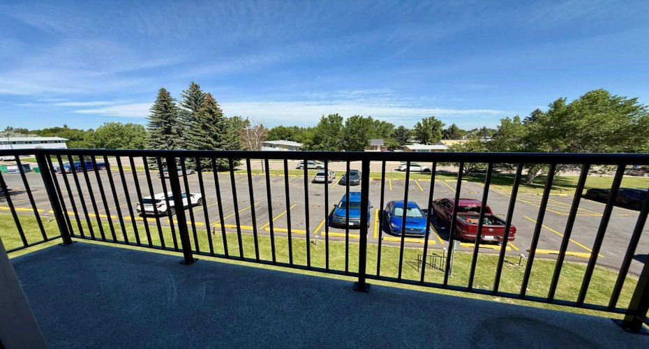 295 Columbia Boulevard, Lethbridge, Alberta T1K 4B8, 2 Bedroom Bedrooms, 0 ,1 BathroomBathrooms,Residential,For Sale,Columbia,0,A2328193