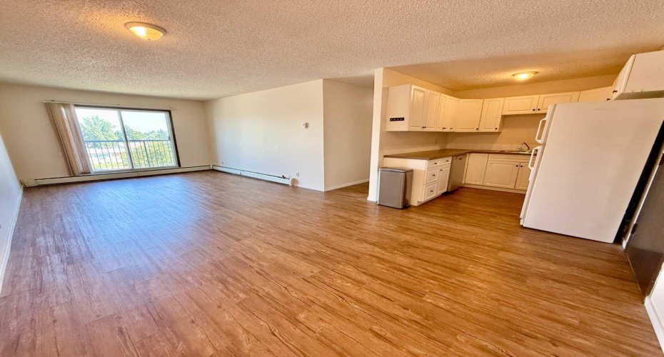 295 Columbia Boulevard, Lethbridge, Alberta T1K 4B8, 2 Bedroom Bedrooms, 0 ,1 BathroomBathrooms,Residential,For Sale,Columbia,0,A2328193