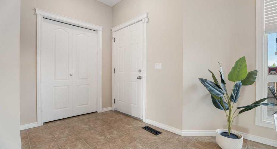 40 Cimarron Grove Drive, Okotoks, Alberta T1S 2H1, 3 Bedrooms Bedrooms, ,3 BathroomsBathrooms,Residential,For Sale,Cimarron Grove,A2328196