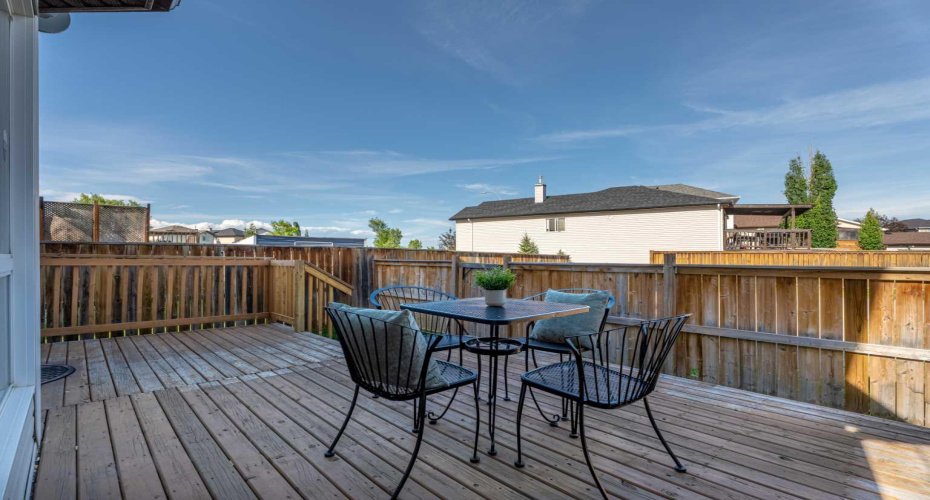 40 Cimarron Grove Drive, Okotoks, Alberta T1S 2H1, 3 Bedrooms Bedrooms, ,3 BathroomsBathrooms,Residential,For Sale,Cimarron Grove,A2328196