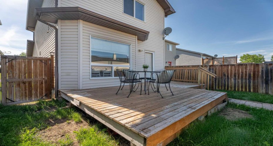 40 Cimarron Grove Drive, Okotoks, Alberta T1S 2H1, 3 Bedrooms Bedrooms, ,3 BathroomsBathrooms,Residential,For Sale,Cimarron Grove,A2328196