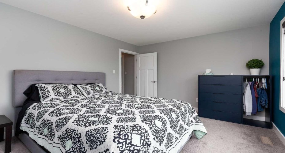 180 Firelight Way, Lethbridge, Alberta T1J 4B2, 5 Bedroom Bedrooms, 0 ,4 BathroomBathrooms,Residential,For Sale,Firelight,0,A2328203