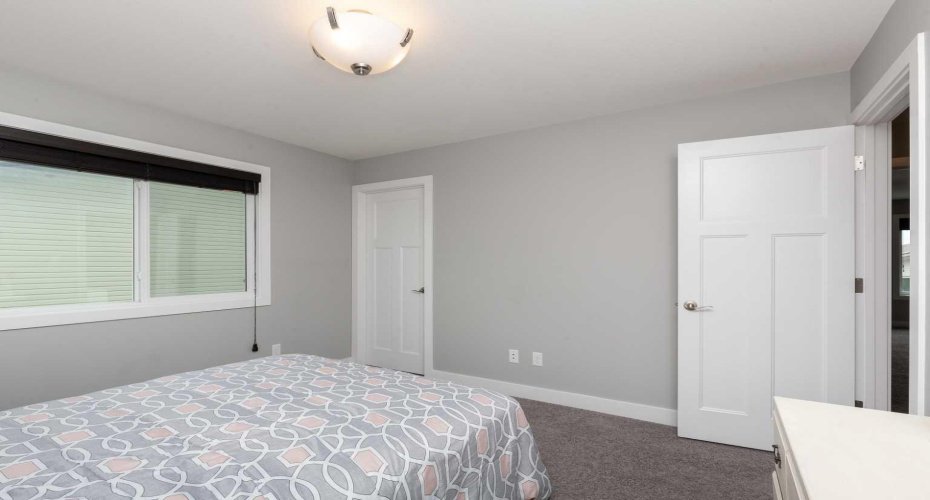 180 Firelight Way, Lethbridge, Alberta T1J 4B2, 5 Bedroom Bedrooms, 0 ,4 BathroomBathrooms,Residential,For Sale,Firelight,0,A2328203