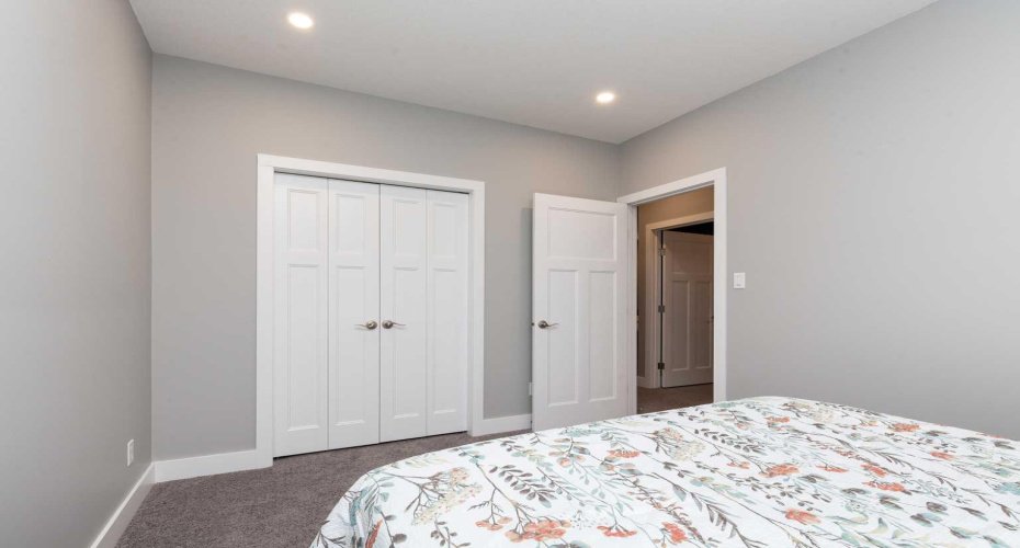 180 Firelight Way, Lethbridge, Alberta T1J 4B2, 5 Bedroom Bedrooms, 0 ,4 BathroomBathrooms,Residential,For Sale,Firelight,0,A2328203