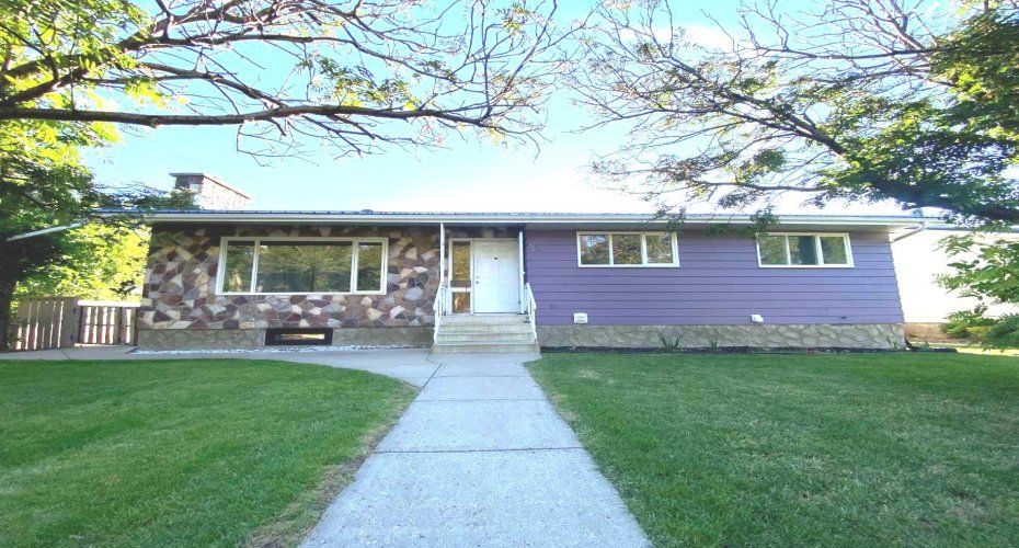 31 10 Street, Brooks, Alberta T1R0C1, 5 Bedroom Bedrooms, 0 ,4 BathroomBathrooms,Residential,For Sale,10,0,A2328204