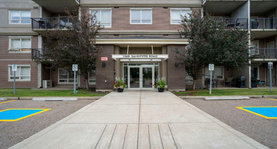 136B Sandpiper Road, Fort McMurray, Alberta T9J9J7, 2 Bedroom Bedrooms, 0 ,2 BathroomBathrooms,Residential,For Sale,Sandpiper,0,A2328211