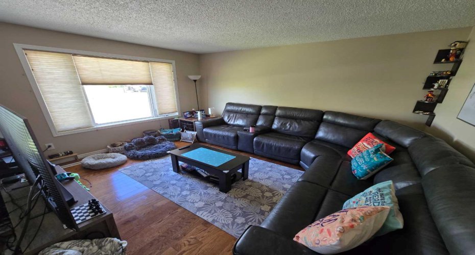 5201 55 Avenue, Berwyn, Alberta T0H 0E0, 5 Bedroom Bedrooms, 0 ,2 BathroomBathrooms,Residential,For Sale,55,0,A2328214