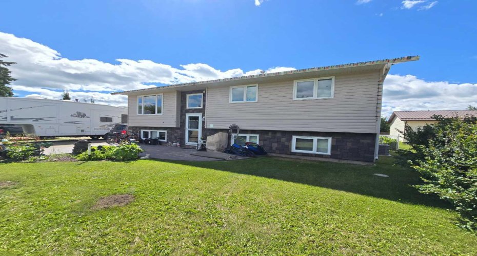 5201 55 Avenue, Berwyn, Alberta T0H 0E0, 5 Bedroom Bedrooms, 0 ,2 BathroomBathrooms,Residential,For Sale,55,0,A2328214