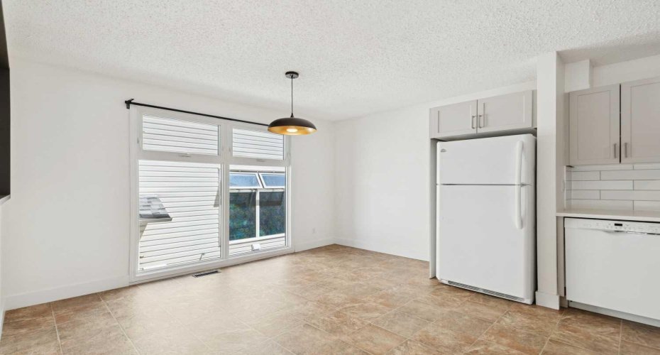 11424 8 Street, Calgary, Alberta T2W4J5, 3 Bedroom Bedrooms, 0 ,2 BathroomBathrooms,Residential,For Sale,8,0,A2328216