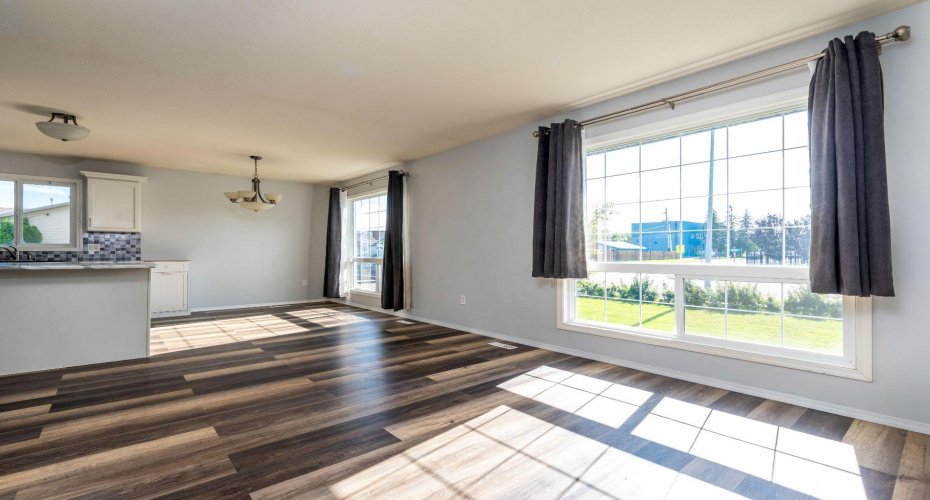 1501 49 Avenue, Lloydminster, Saskatchewan S9V 2E7, 7 Bedroom Bedrooms, 0 ,2 BathroomBathrooms,Residential,For Sale,49,0,A2328217