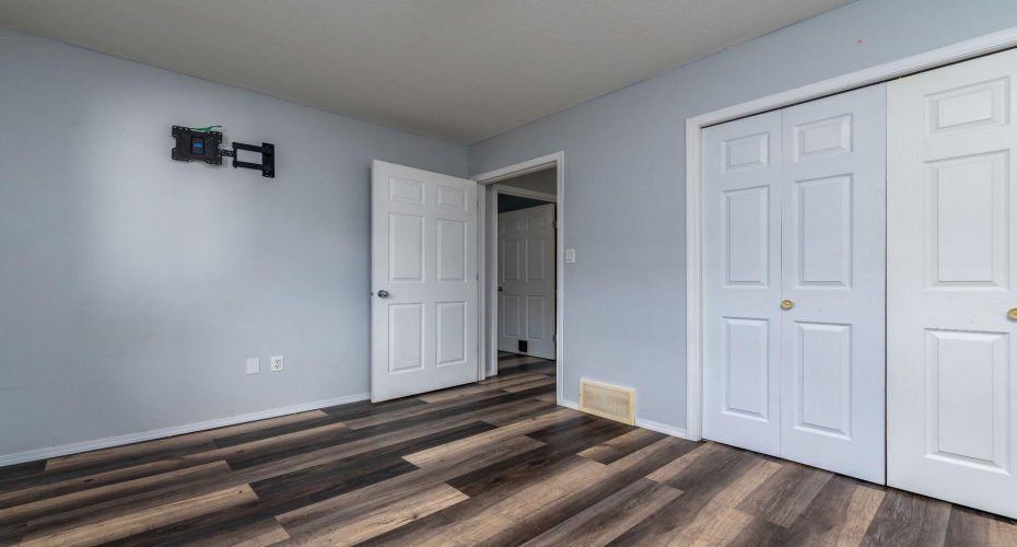 1501 49 Avenue, Lloydminster, Saskatchewan S9V 2E7, 7 Bedroom Bedrooms, 0 ,2 BathroomBathrooms,Residential,For Sale,49,0,A2328217