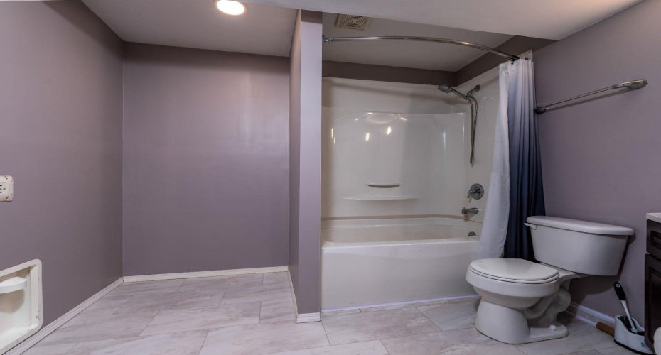1501 49 Avenue, Lloydminster, Saskatchewan S9V 2E7, 7 Bedroom Bedrooms, 0 ,2 BathroomBathrooms,Residential,For Sale,49,0,A2328217