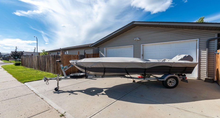 1501 49 Avenue, Lloydminster, Saskatchewan S9V 2E7, 7 Bedroom Bedrooms, 0 ,2 BathroomBathrooms,Residential,For Sale,49,0,A2328217