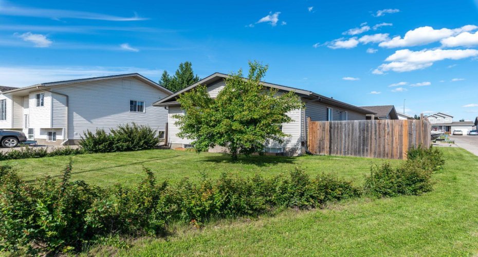 1501 49 Avenue, Lloydminster, Saskatchewan S9V 2E7, 7 Bedroom Bedrooms, 0 ,2 BathroomBathrooms,Residential,For Sale,49,0,A2328217