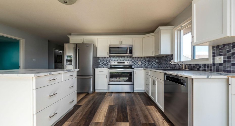 1501 49 Avenue, Lloydminster, Saskatchewan S9V 2E7, 7 Bedroom Bedrooms, 0 ,2 BathroomBathrooms,Residential,For Sale,49,0,A2328217