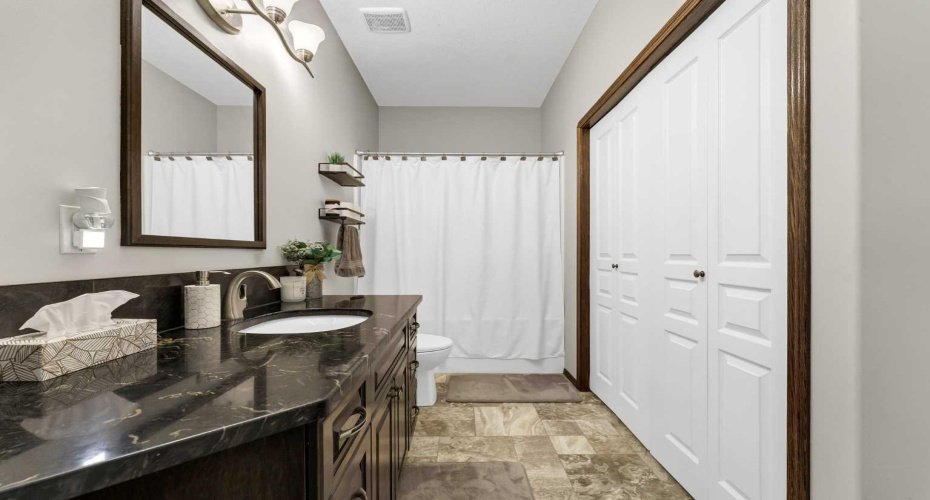 30 Vista Close, Medicine Hat, Alberta T1B0A9, 3 Bedroom Bedrooms, 0 ,3 BathroomBathrooms,Residential,For Sale,Vista,0,A2328221