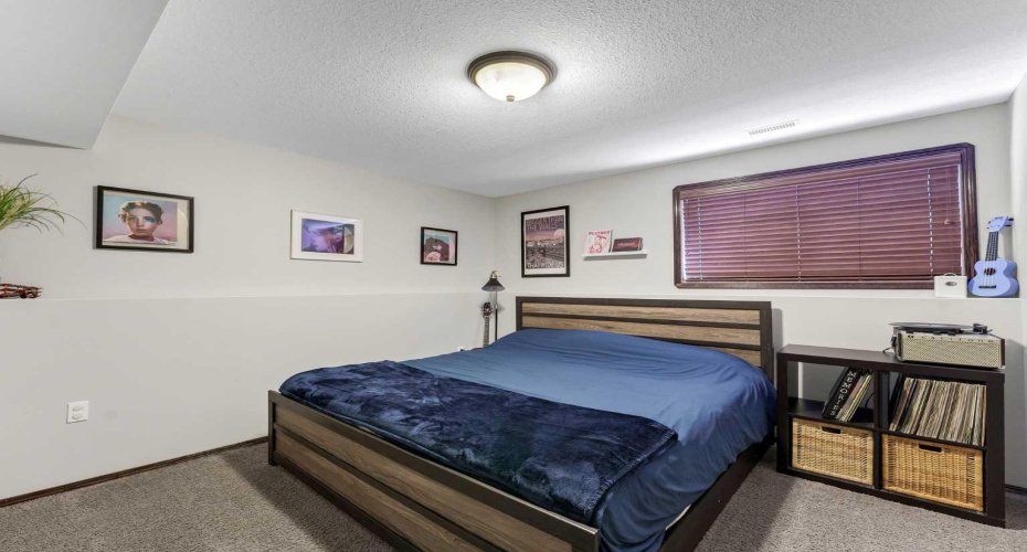 30 Vista Close, Medicine Hat, Alberta T1B0A9, 3 Bedroom Bedrooms, 0 ,3 BathroomBathrooms,Residential,For Sale,Vista,0,A2328221
