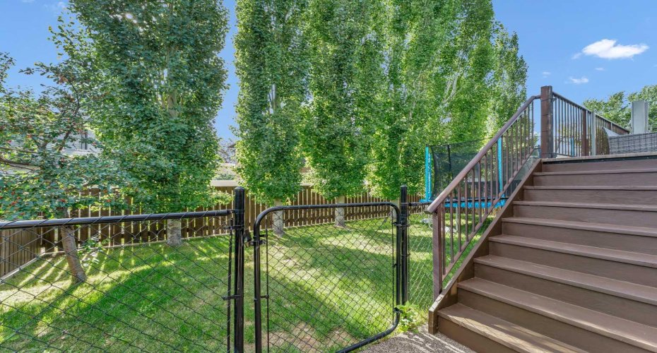 30 Vista Close, Medicine Hat, Alberta T1B0A9, 3 Bedroom Bedrooms, 0 ,3 BathroomBathrooms,Residential,For Sale,Vista,0,A2328221