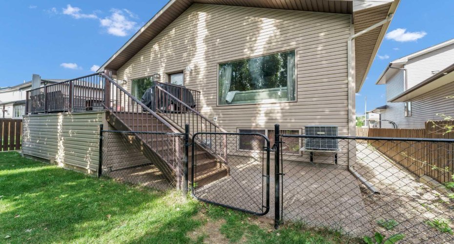 30 Vista Close, Medicine Hat, Alberta T1B0A9, 3 Bedroom Bedrooms, 0 ,3 BathroomBathrooms,Residential,For Sale,Vista,0,A2328221