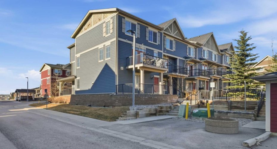 176 Evansview Gardens, Calgary, Alberta T3P 0L2, 3 Bedroom Bedrooms, 0 ,3 BathroomBathrooms,Residential,For Sale,Evansview,0,A2287536