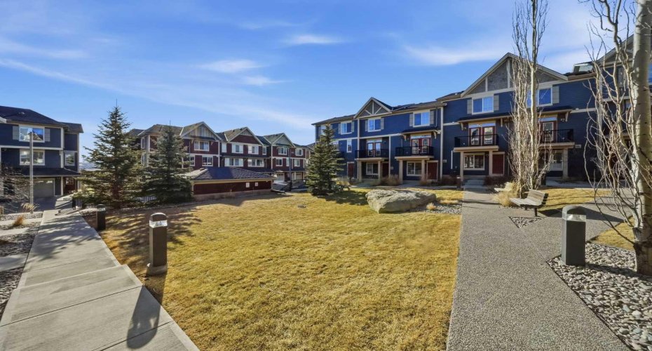 176 Evansview Gardens, Calgary, Alberta T3P 0L2, 3 Bedroom Bedrooms, 0 ,3 BathroomBathrooms,Residential,For Sale,Evansview,0,A2287536