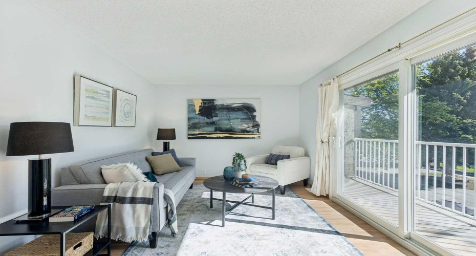 1055 72 Avenue, Calgary, Alberta T2K 5S4, 3 Bedroom Bedrooms, 0 ,2 BathroomBathrooms,Residential,For Sale,72,0,A2312049
