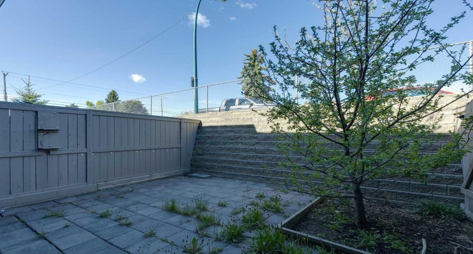 1055 72 Avenue, Calgary, Alberta T2K 5S4, 3 Bedroom Bedrooms, 0 ,2 BathroomBathrooms,Residential,For Sale,72,0,A2312049